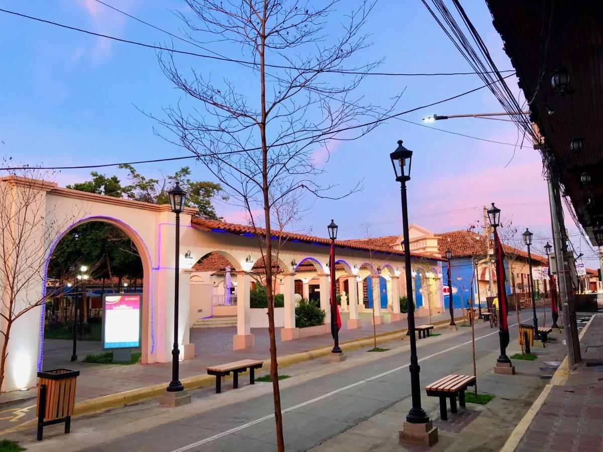 Casa Lula Leon Hostal Екстериор снимка